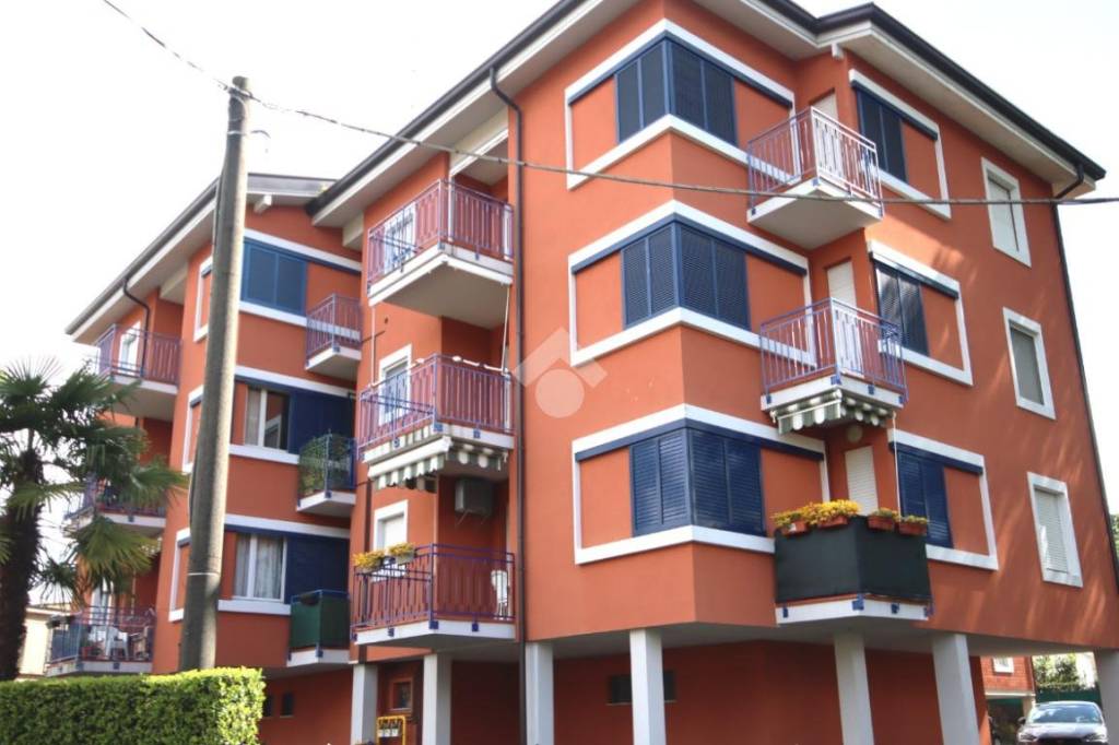appartamento in vendita a Barzanò