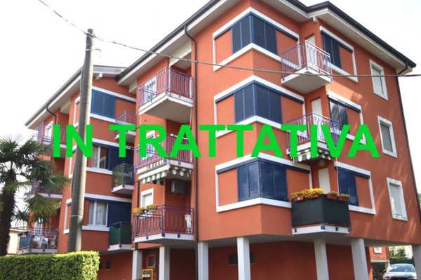appartamento in vendita a Barzanò