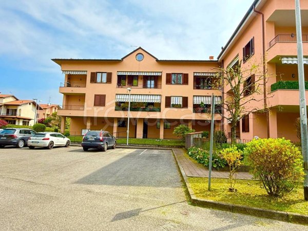 appartamento in vendita a Barzanò