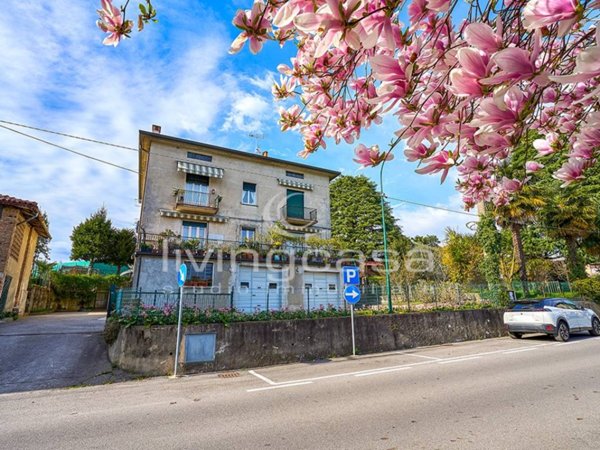 appartamento in vendita a Barzanò