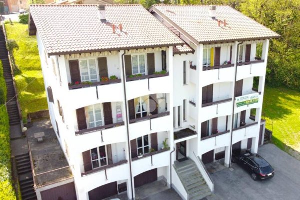 appartamento in vendita a Barzanò