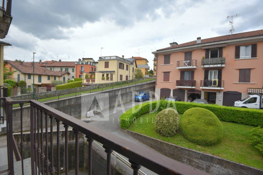 appartamento in vendita a Barzanò