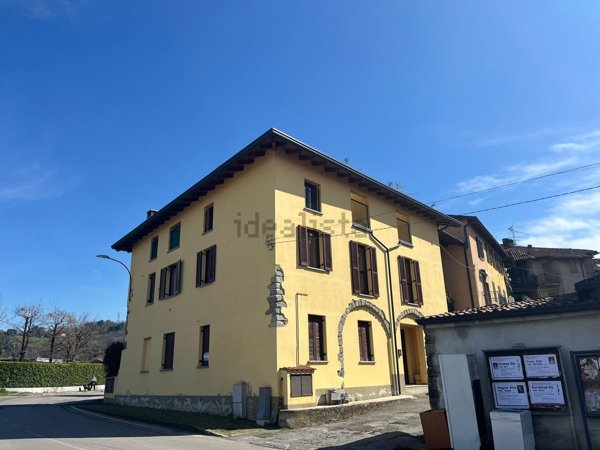 appartamento in vendita a Barzanò