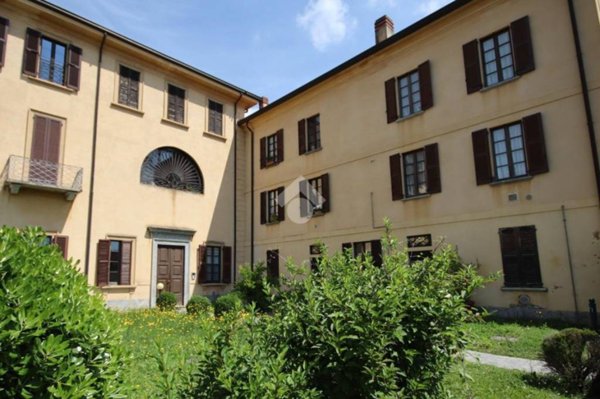 appartamento in vendita a Barzanò