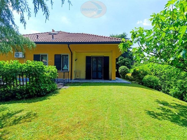 casa indipendente in vendita a Barzanò