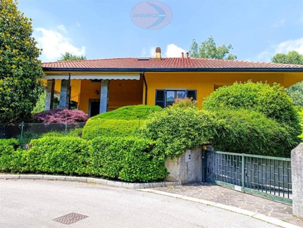 casa indipendente in vendita a Barzanò