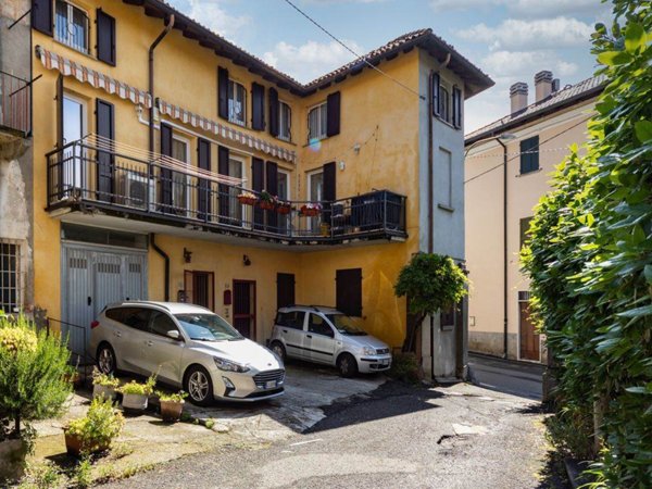 appartamento in vendita a Barzanò