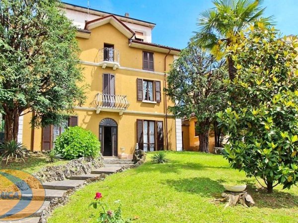 casa indipendente in vendita a Barzanò