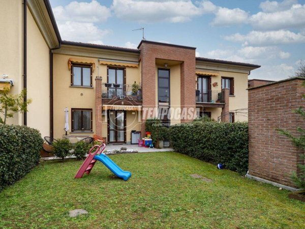 appartamento in vendita a Barzanò