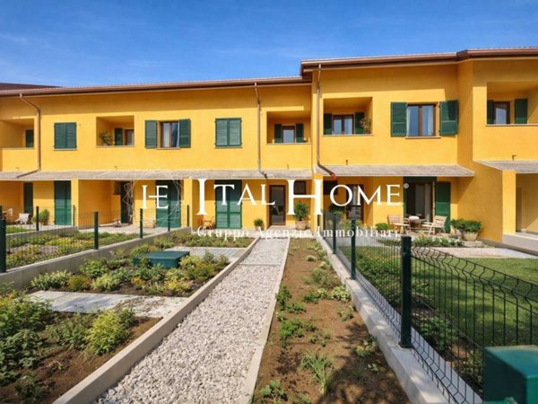 casa indipendente in vendita a Barzanò