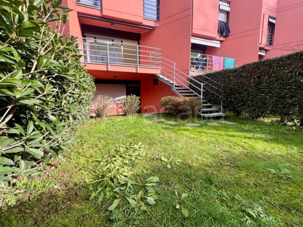 casa indipendente in vendita a Barzanò