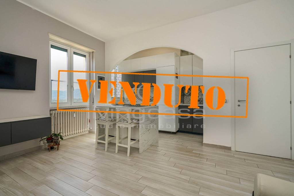 appartamento in vendita a Barzanò