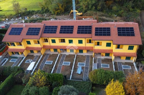 casa indipendente in vendita a Barzanò