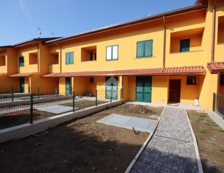 casa indipendente in vendita a Barzanò