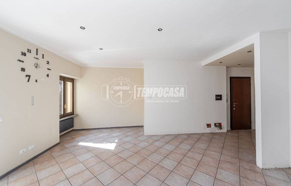 appartamento in vendita a Barzanò