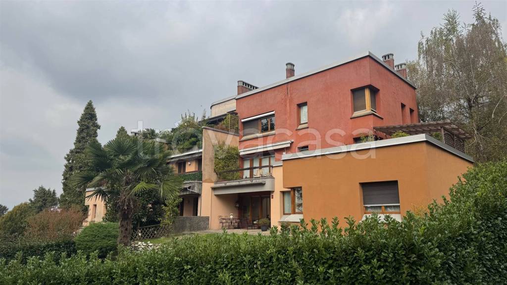 appartamento in vendita a Barzanò