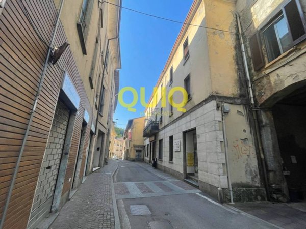 appartamento in vendita a Barzanò