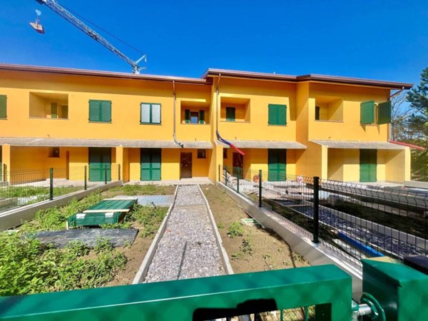 casa indipendente in vendita a Barzanò