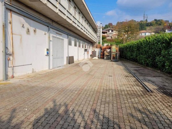 appartamento in vendita a Barzanò