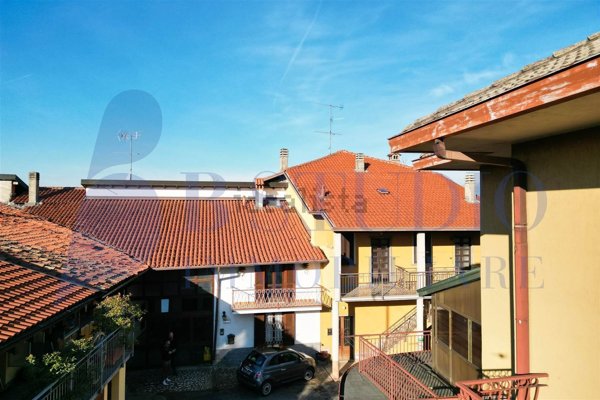 appartamento in vendita a Barzanò