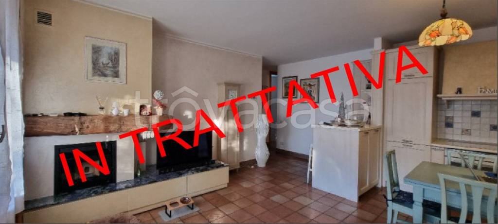 appartamento in vendita a Barzanò in zona Dagò