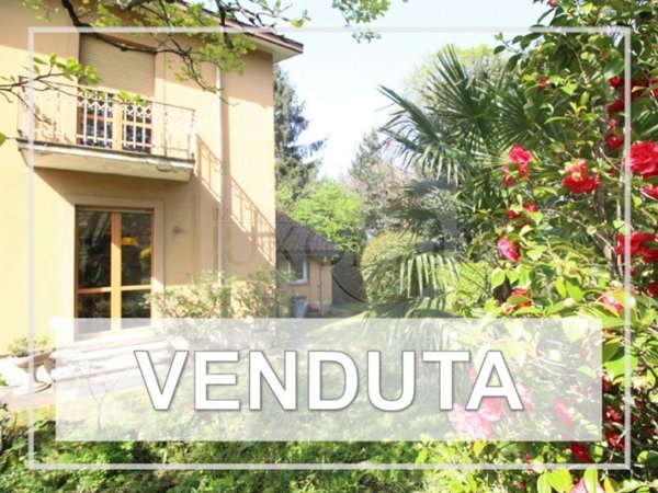 casa indipendente in vendita a Barzanò