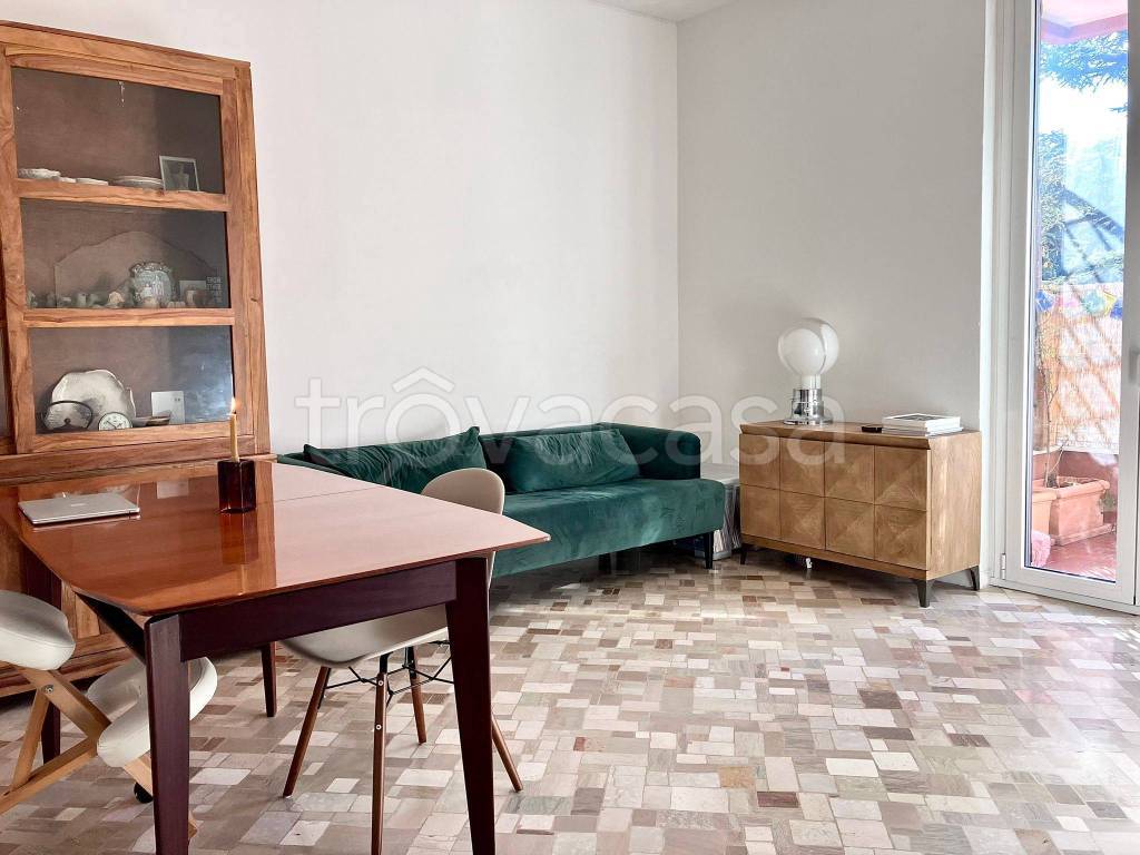 appartamento in vendita a Barzanò