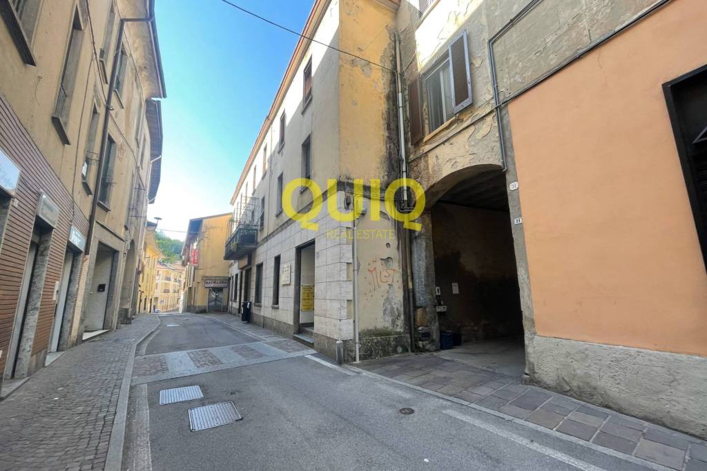 appartamento in vendita a Barzanò