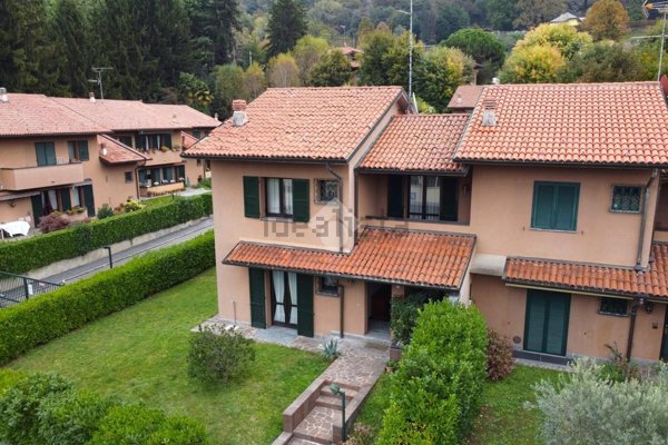 casa indipendente in vendita a Barzanò