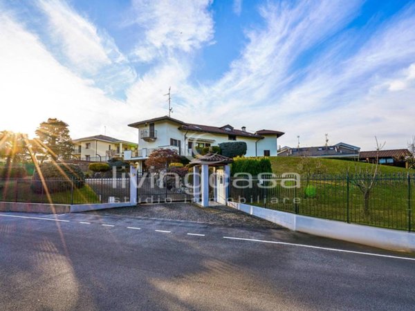 casa indipendente in vendita a Barzanò in zona Dagò