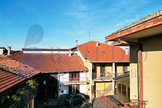 casa indipendente in vendita a Barzanò