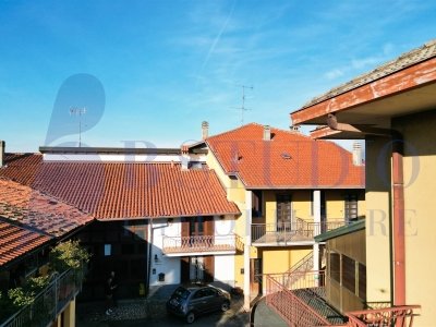 casa indipendente in vendita a Barzanò