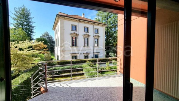 casa indipendente in vendita a Barzanò