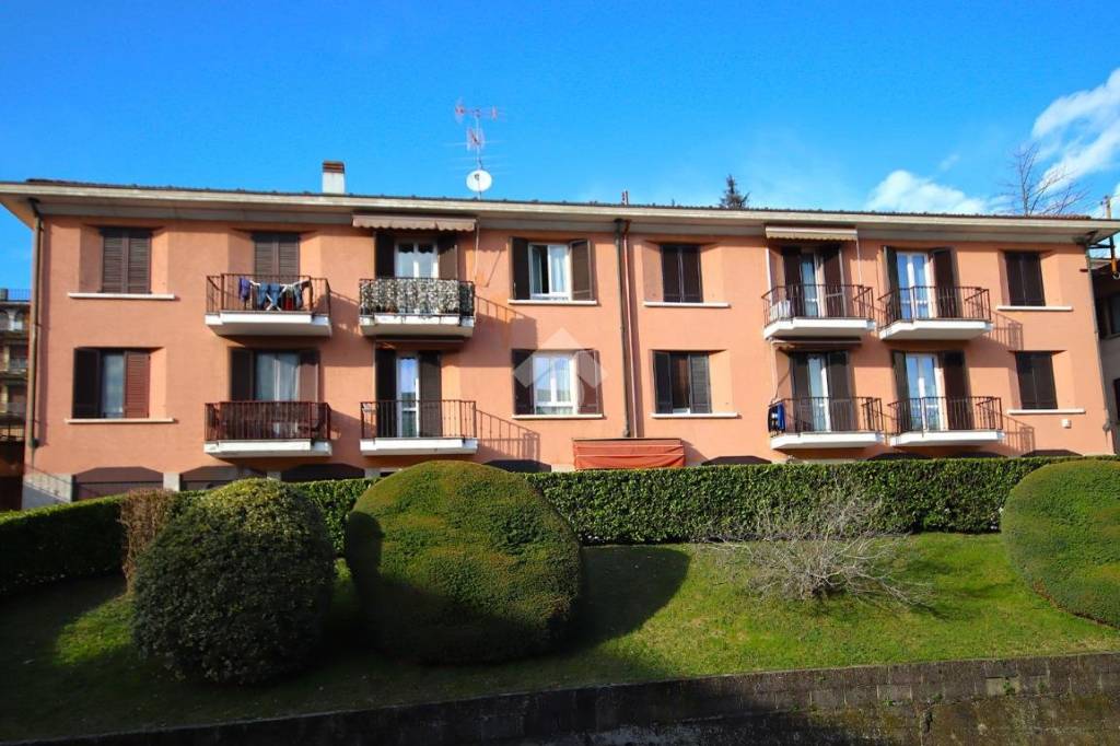 appartamento in vendita a Barzanò