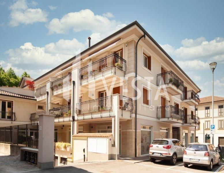 ufficio in vendita a Barzanò