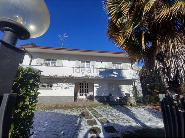 casa indipendente in vendita a Barzanò