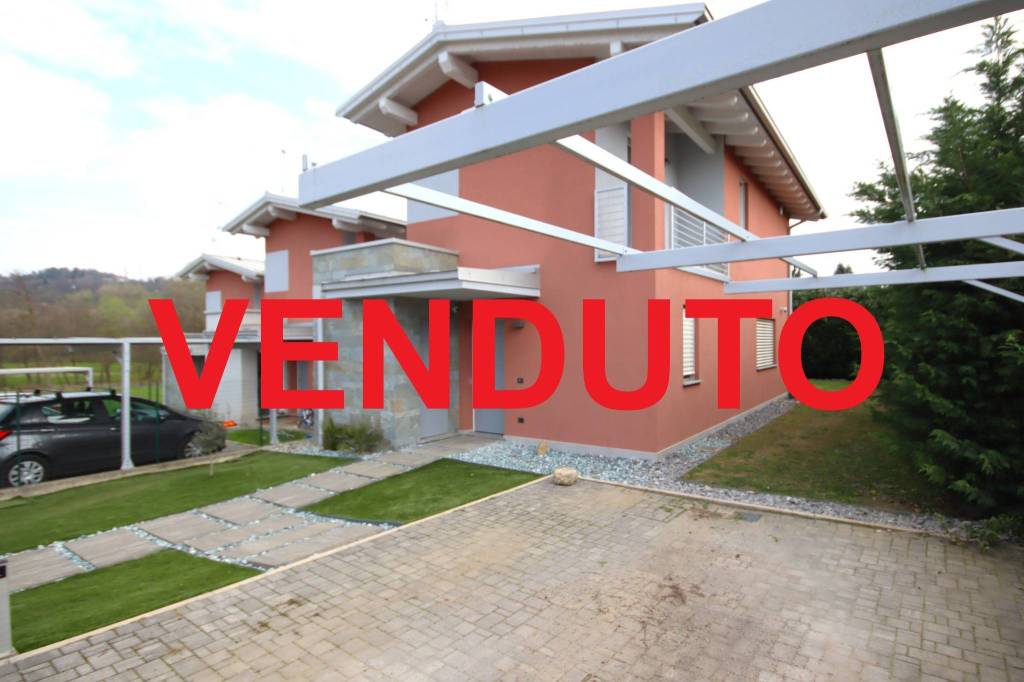 casa indipendente in vendita a Barzanò in zona Dagò