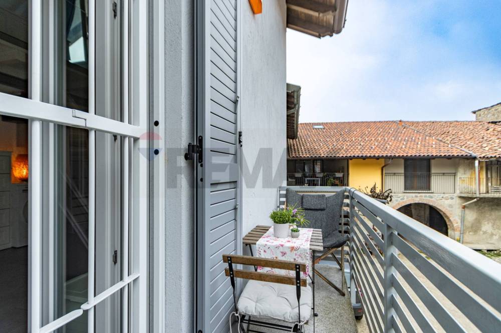 casa indipendente in vendita a Barzanò