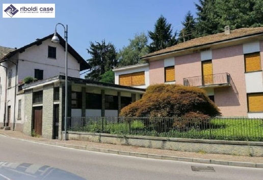 casa indipendente in vendita a Barzanò