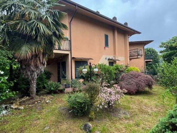 casa indipendente in vendita a Barzanò