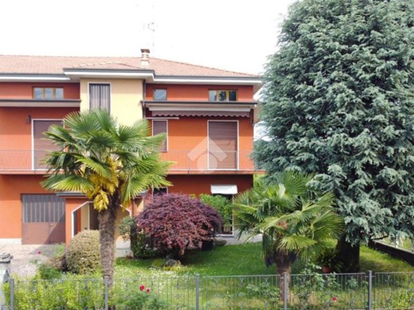 appartamento in vendita a Barzanò
