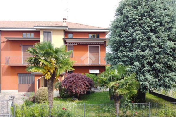 appartamento in vendita a Barzanò