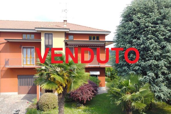 appartamento in vendita a Barzanò in zona Dagò