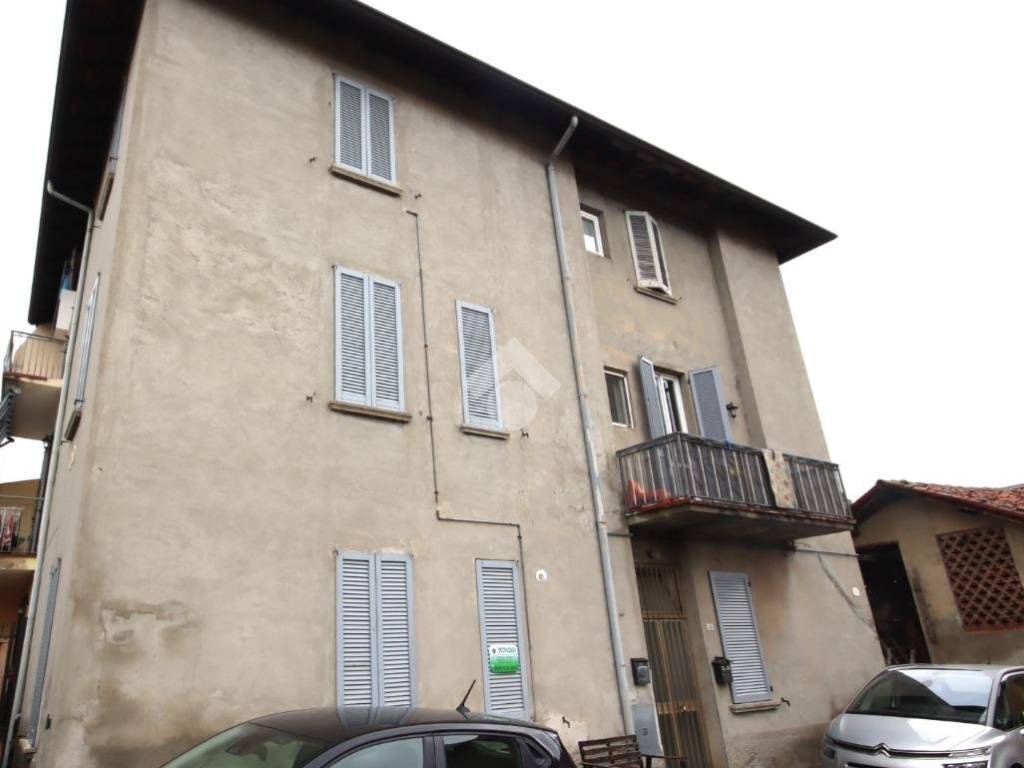 casa indipendente in vendita a Barzanò