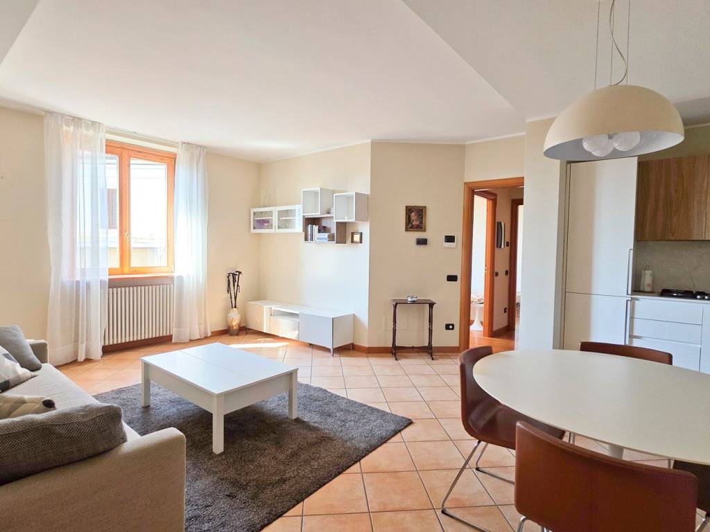 appartamento in vendita a Barzanò