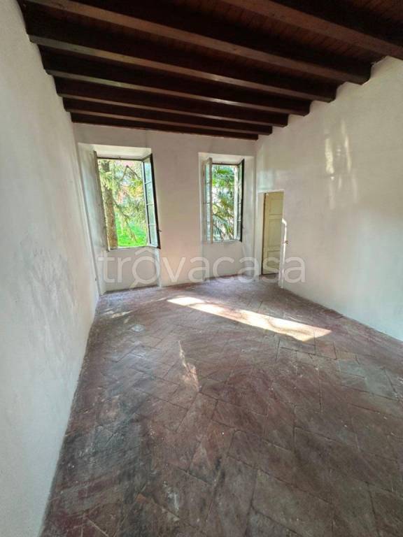 appartamento in vendita a Barzanò in zona Dagò