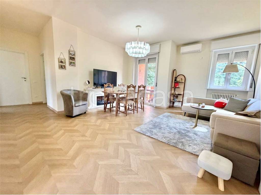 appartamento in vendita a Barzanò in zona Dagò