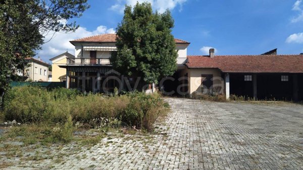 terreno agricolo in vendita a Barzanò in zona Dagò