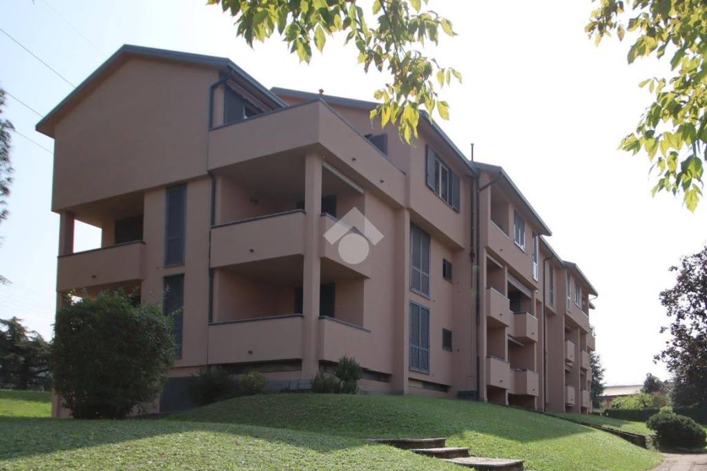appartamento in vendita a Barzanò in zona Dagò