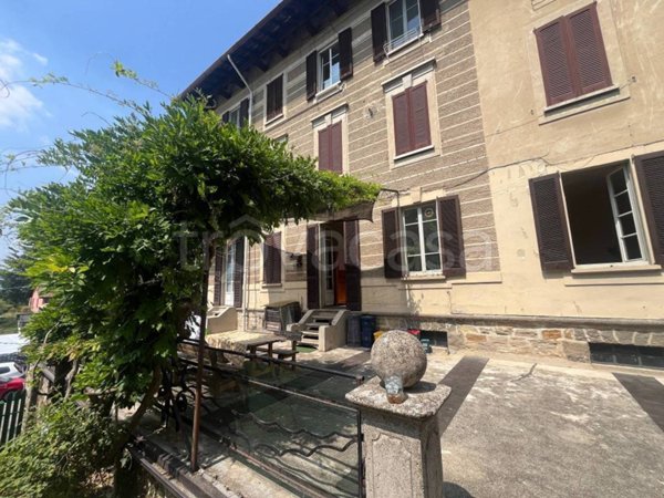 appartamento in vendita a Barzanò